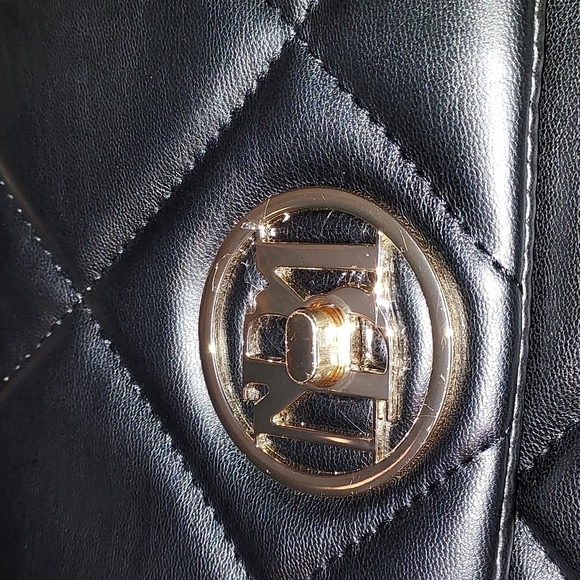 Badgley Mischka studio quilted vegan leather black bag - Picture 11 of 11